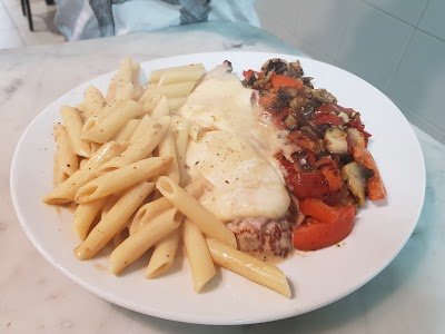 Escalope milanaise, pennes et légumes grillés